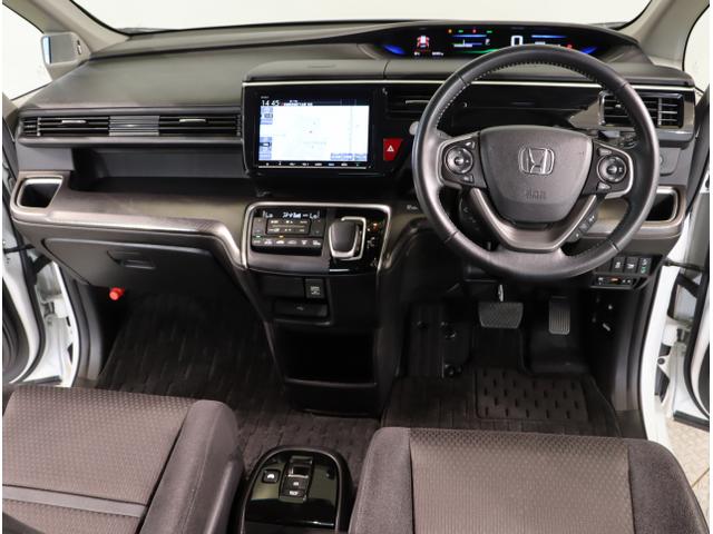 ステップワゴンスパーダ スパーダハイブリッドGホンダセンシング 『いまコレ+新品フロアマット付き』 CMBS リヤカメラ スマキー Aストップ ESC USB入力 両側自動ドア オートエアコン LEDヘッドライト クルーズコントロール 地デジ ドラレコ付き ABS(14枚目)