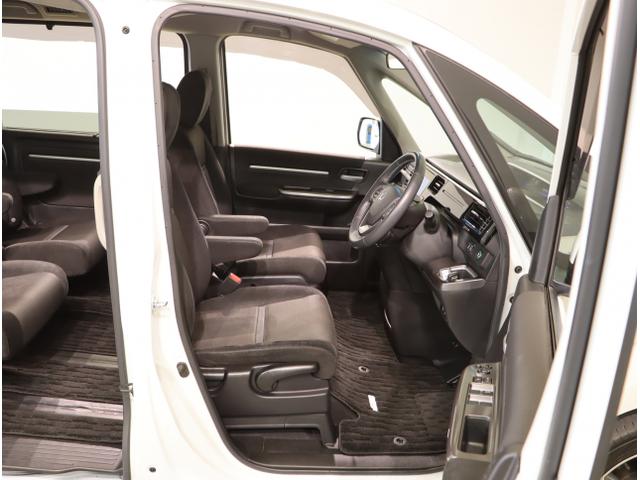 ステップワゴンスパーダ スパーダハイブリッドGホンダセンシング 『いまコレ+新品フロアマット付き』 CMBS リヤカメラ スマキー Aストップ ESC USB入力 両側自動ドア オートエアコン LEDヘッドライト クルーズコントロール 地デジ ドラレコ付き ABS(41枚目)