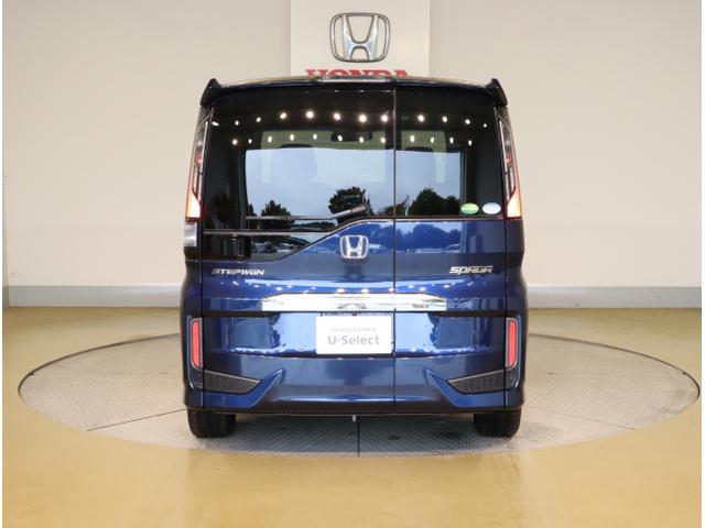 ステップワゴンスパーダ スパーダハイブリッドＧホンダセンシング　ＣＭＢＳ　リヤカメラ　スマキー　Ａストップ　ＥＳＣ　ＵＳＢ入力　両側自動ドア　オートエアコン　ＬＥＤヘッドライト　クルーズコントロール　地デジ　ドラレコ付き（12枚目）