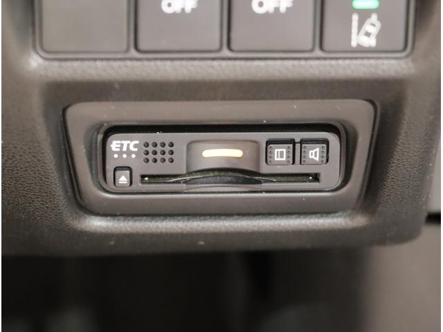 ステップワゴンスパーダ スパーダハイブリッドＧホンダセンシング　ＣＭＢＳ　リヤカメラ　スマキー　Ａストップ　ＥＳＣ　ＵＳＢ入力　両側自動ドア　オートエアコン　ＬＥＤヘッドライト　クルーズコントロール　地デジ　ドラレコ付き（35枚目）