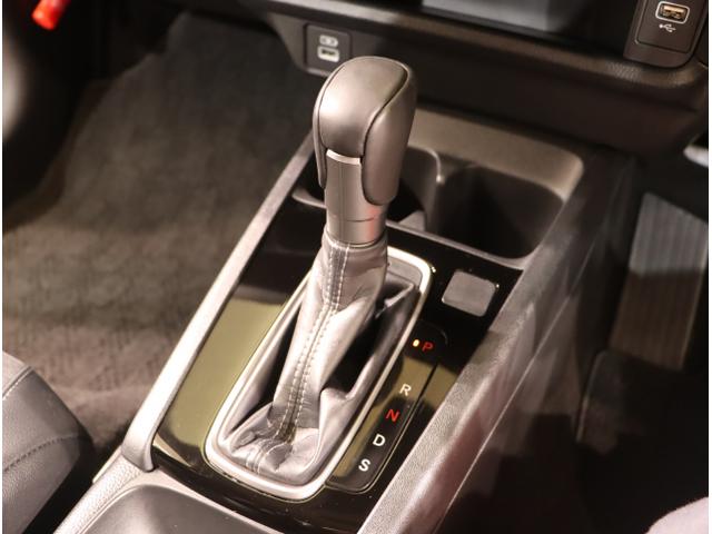 WR-V Z ソナー 盗難防止装置 誤発進抑制 Rカメラ USB ESC LEDライト ABS ETC パワーウィンドウ パワーステアリング フルオートエアコン キーレス オートクルーズコントロール(17枚目)