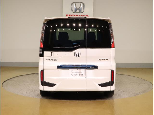 ステップワゴンスパーダ スパーダホンダセンシング　盗難防止　助手席エアバッグ　Ｗパワスラ　地デジ　ＬＥＤライト　横滑り防止システム　オートエアコン　リアカメラ　ドライブレコーダー装着車　ＵＳＢ　ナビ＆ＴＶ　三列シート（7枚目）