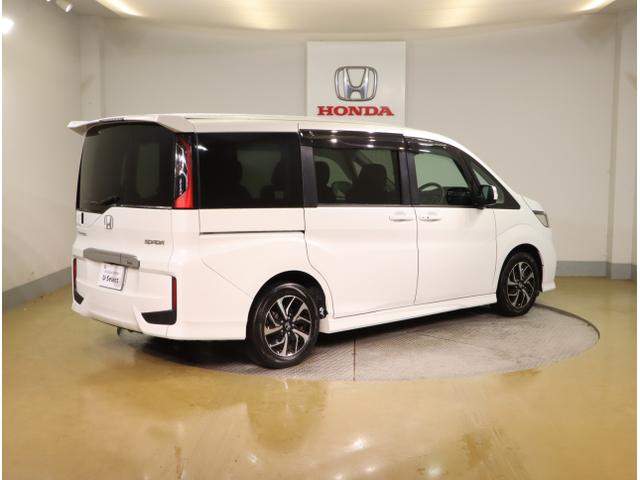 ステップワゴンスパーダ スパーダホンダセンシング　盗難防止　助手席エアバッグ　Ｗパワスラ　地デジ　ＬＥＤライト　横滑り防止システム　オートエアコン　リアカメラ　ドライブレコーダー装着車　ＵＳＢ　ナビ＆ＴＶ　三列シート（8枚目）