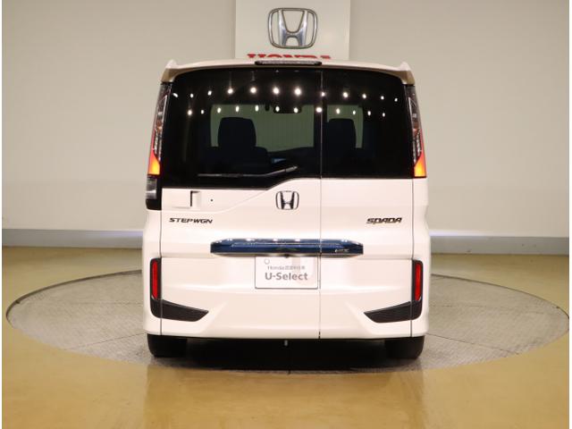 ステップワゴンスパーダ スパーダホンダセンシング　盗難防止　助手席エアバッグ　Ｗパワスラ　地デジ　ＬＥＤライト　横滑り防止システム　オートエアコン　リアカメラ　ドライブレコーダー装着車　ＵＳＢ　ナビ＆ＴＶ　三列シート（13枚目）