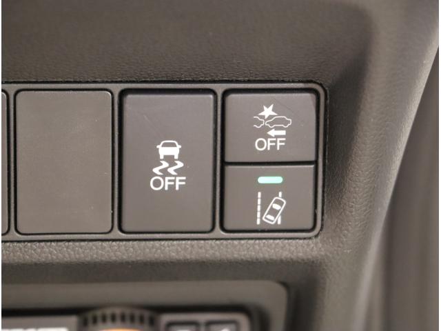 ステップワゴンスパーダ スパーダホンダセンシング　盗難防止　助手席エアバッグ　Ｗパワスラ　地デジ　ＬＥＤライト　横滑り防止システム　オートエアコン　リアカメラ　ドライブレコーダー装着車　ＵＳＢ　ナビ＆ＴＶ　三列シート（30枚目）