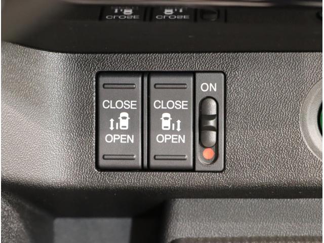 ステップワゴンスパーダ スパーダホンダセンシング　盗難防止　助手席エアバッグ　Ｗパワスラ　地デジ　ＬＥＤライト　横滑り防止システム　オートエアコン　リアカメラ　ドライブレコーダー装着車　ＵＳＢ　ナビ＆ＴＶ　三列シート（34枚目）