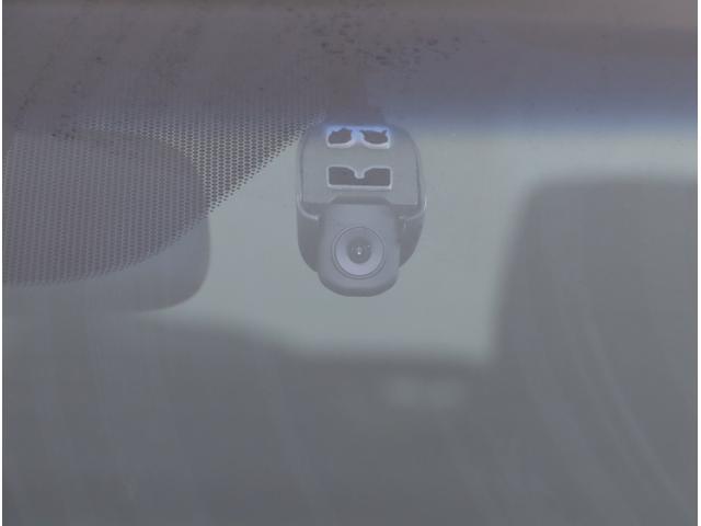 ステップワゴンスパーダ スパーダホンダセンシング　盗難防止　助手席エアバッグ　Ｗパワスラ　地デジ　ＬＥＤライト　横滑り防止システム　オートエアコン　リアカメラ　ドライブレコーダー装着車　ＵＳＢ　ナビ＆ＴＶ　三列シート（38枚目）