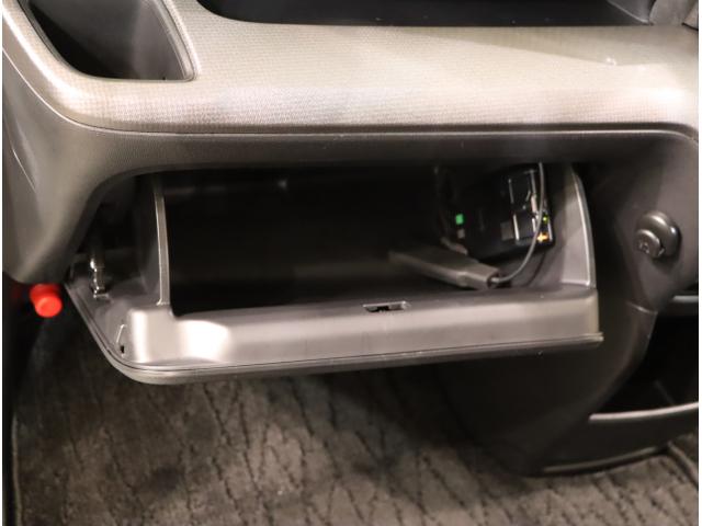 ステップワゴンスパーダ スパーダホンダセンシング　盗難防止　助手席エアバッグ　Ｗパワスラ　地デジ　ＬＥＤライト　横滑り防止システム　オートエアコン　リアカメラ　ドライブレコーダー装着車　ＵＳＢ　ナビ＆ＴＶ　三列シート（41枚目）