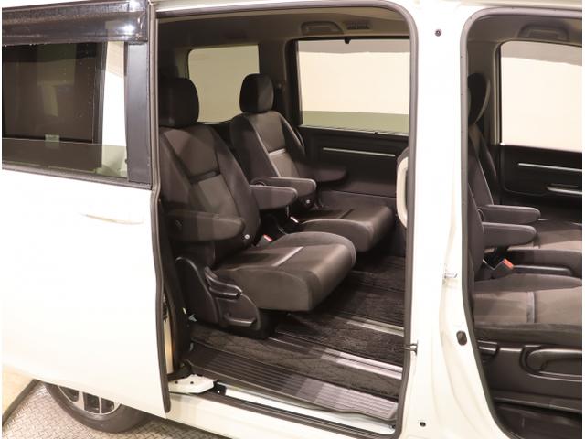 ステップワゴンスパーダ スパーダホンダセンシング　盗難防止　助手席エアバッグ　Ｗパワスラ　地デジ　ＬＥＤライト　横滑り防止システム　オートエアコン　リアカメラ　ドライブレコーダー装着車　ＵＳＢ　ナビ＆ＴＶ　三列シート（44枚目）