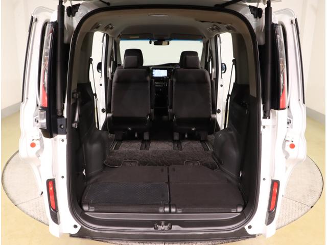 ステップワゴンスパーダ スパーダホンダセンシング　盗難防止　助手席エアバッグ　Ｗパワスラ　地デジ　ＬＥＤライト　横滑り防止システム　オートエアコン　リアカメラ　ドライブレコーダー装着車　ＵＳＢ　ナビ＆ＴＶ　三列シート（50枚目）