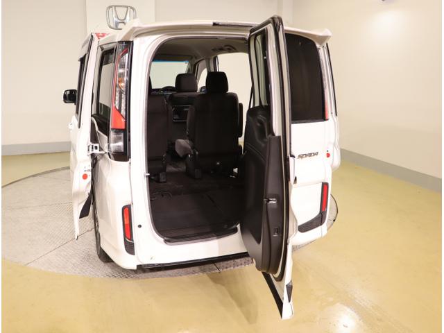 ステップワゴンスパーダ スパーダホンダセンシング　盗難防止　助手席エアバッグ　Ｗパワスラ　地デジ　ＬＥＤライト　横滑り防止システム　オートエアコン　リアカメラ　ドライブレコーダー装着車　ＵＳＢ　ナビ＆ＴＶ　三列シート（51枚目）