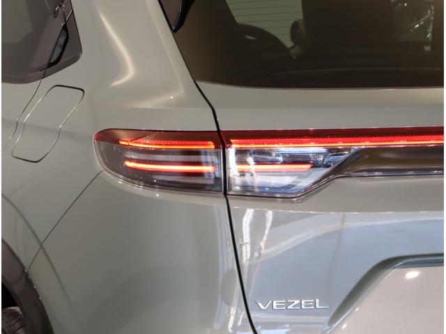 ヴェゼル e:HEVZ 衝突回避支援ブレーキ機能 パノラミックビューモニター スマキ Pトランク フルオートエアコン Dレコ エアバッグ 両席エアバック パワーウィンドウ LEDランプ ソナー クルーズC(13枚目)