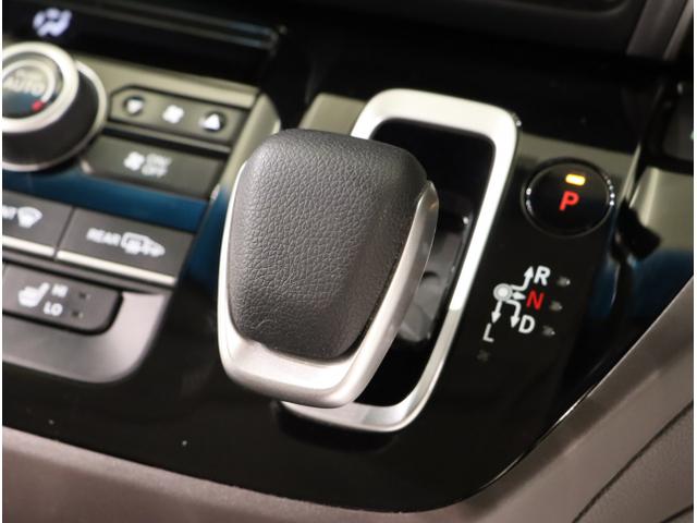 フリードハイブリッド ハイブリッド・Gホンダセンシング 軽減ブレーキ キーフリーシステム DVD再生可能 ECON 後カメラ Aクルーズ 地デジフルセグTV LEDヘッドランプ シートH 横滑防止 パワーウインドウ ABS(17枚目)