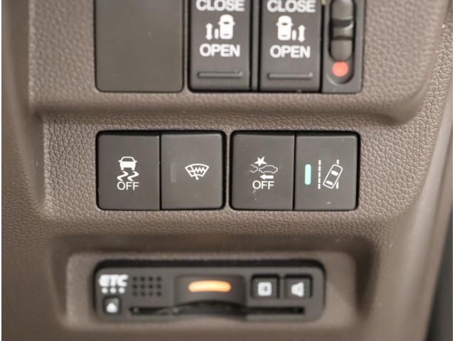 フリードハイブリッド ハイブリッド・Gホンダセンシング 軽減ブレーキ キーフリーシステム DVD再生可能 ECON 後カメラ Aクルーズ 地デジフルセグTV LEDヘッドランプ シートH 横滑防止 パワーウインドウ ABS(29枚目)