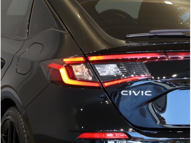 シビック ＲＳ　ＬＥＤヘッド　コーナーセンサー　衝突被害軽減ブレーキ　Ｂカメラ　シートヒーター　パワ－シ－ト　フルセグＴＶ　スマートキー　クルーズコントロール　ＵＳＢ　セキュリティアラーム　ドラレコ　ＥＴＣ（13枚目）