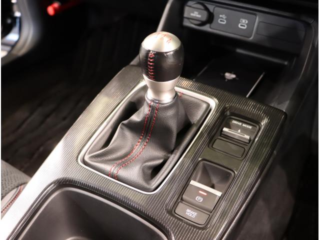 シビック ＲＳ　ＬＥＤヘッド　コーナーセンサー　衝突被害軽減ブレーキ　Ｂカメラ　シートヒーター　パワ－シ－ト　フルセグＴＶ　スマートキー　クルーズコントロール　ＵＳＢ　セキュリティアラーム　ドラレコ　ＥＴＣ（17枚目）