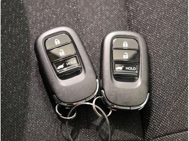ヴェゼル ｅ：ＨＥＶＺ　衝突回避支援ブレーキ機能　パノラミックビューモニター　スマキ　Ｐトランク　フルオートエアコン　Ｄレコ　エアバッグ　両席エアバック　パワーウィンドウ　ＬＥＤランプ　ソナー　クルーズＣ（24枚目）