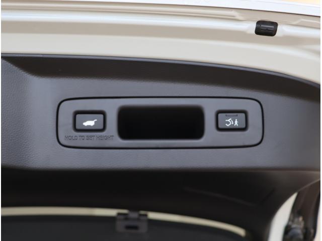 ヴェゼル ｅ：ＨＥＶＺ　衝突回避支援ブレーキ機能　パノラミックビューモニター　スマキ　Ｐトランク　フルオートエアコン　Ｄレコ　エアバッグ　両席エアバック　パワーウィンドウ　ＬＥＤランプ　ソナー　クルーズＣ（42枚目）