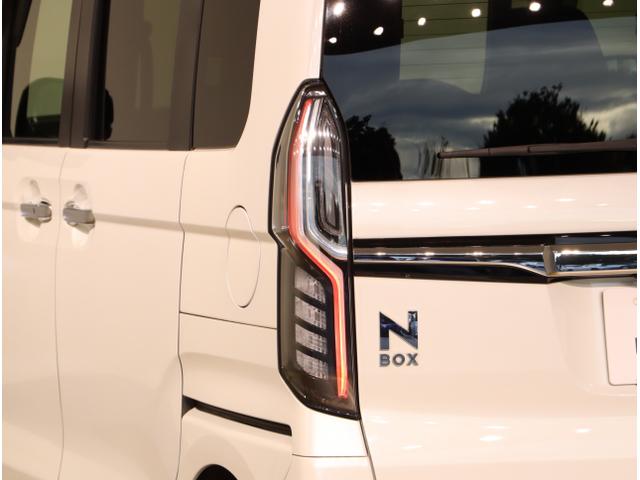 Ｎ－ＢＯＸカスタム Ｇ・Ｌ　盗難防止装置　リアカメラ　フルセグＴＶ　ＬＥＤヘッド　スマートキー　オートエアコン　両側電動ドア　ＤＶＤ再生　アイドリングストップ　ＥＳＣ　ＥＴＣ　ＵＳＢ　ＷエアＢ　オートライト　ナビＴＶ（13枚目）