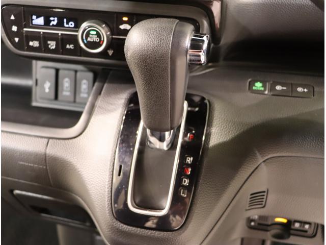 Ｎ－ＢＯＸカスタム Ｇ・Ｌ　盗難防止装置　リアカメラ　フルセグＴＶ　ＬＥＤヘッド　スマートキー　オートエアコン　両側電動ドア　ＤＶＤ再生　アイドリングストップ　ＥＳＣ　ＥＴＣ　ＵＳＢ　ＷエアＢ　オートライト　ナビＴＶ（17枚目）