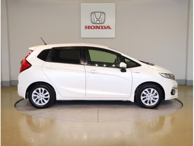 フィットハイブリッド Ｌホンダセンシング　軽減ブレーキ　Ｒカメ　ＬＥＤ　サイドＳＲＳ　横滑り防止　ドライブレコーダー　フルセグテレビ　ナビＴＶ　パワーステアリング　盗難防止装置　オートクルーズ　ＥＴＣ車載器　ＤＶＤ再生（8枚目）