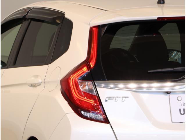 フィットハイブリッド Ｌホンダセンシング　軽減ブレーキ　Ｒカメ　ＬＥＤ　サイドＳＲＳ　横滑り防止　ドライブレコーダー　フルセグテレビ　ナビＴＶ　パワーステアリング　盗難防止装置　オートクルーズ　ＥＴＣ車載器　ＤＶＤ再生（13枚目）