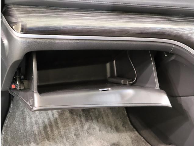 オデッセイ アブソルート・ＥＸ　ＷＡＣ　スマ－トキ－　セキュリティーアラーム　３列シート　ＤＶＤ再生　オートクルーズコントロール　パワーウィンドウ　エアバック　エアコン　サイドエアバッグ　ＬＥＤランプ　横滑り防止（35枚目）