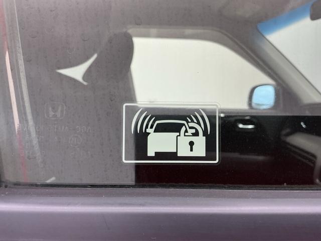 N-ONE プレミアム ホンダ認定中古車 純正ナビ バックカメラ DVD再生機能 運転席エアバック 横滑防止 イモビライザー 1セグTV USB接続 ETC装備 バックモニター 助手席エアバック パワーステ スマ-トキ-(11枚目)