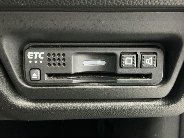 ステップワゴンスパーダ スパーダホンダセンシング ホンダ認定中古車 後席モニター LED 盗難防止 助手席エアバッグ ワンオーナ- Wパワスラ 記録簿有 リアオートエアコン 地デジ 横滑り防止システム オートエアコン リアカメラ USB ナビ&TV(8枚目)