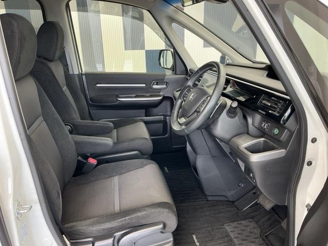 ステップワゴンスパーダ スパーダホンダセンシング ホンダ認定中古車 後席モニター LED 盗難防止 助手席エアバッグ ワンオーナ- Wパワスラ 記録簿有 リアオートエアコン 地デジ 横滑り防止システム オートエアコン リアカメラ USB ナビ&TV(13枚目)