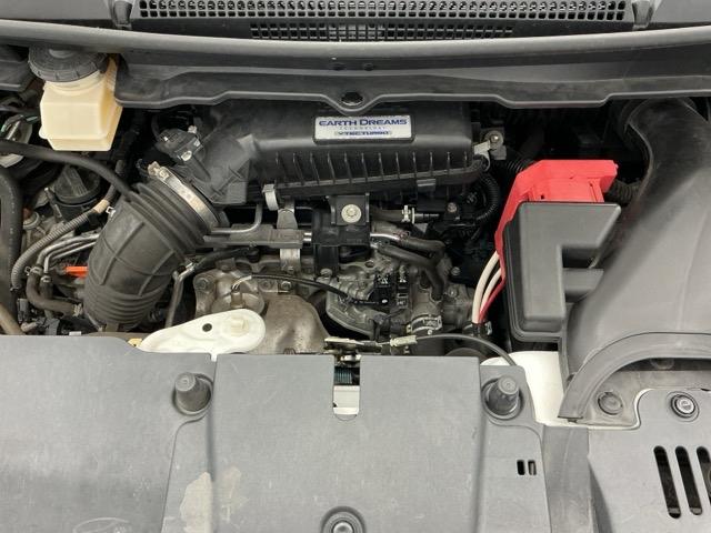 ステップワゴンスパーダ スパーダホンダセンシング ホンダ認定中古車 後席モニター LED 盗難防止 助手席エアバッグ ワンオーナ- Wパワスラ 記録簿有 リアオートエアコン 地デジ 横滑り防止システム オートエアコン リアカメラ USB ナビ&TV(17枚目)