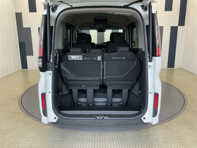 ステップワゴンスパーダ スパーダホンダセンシング ホンダ認定中古車 後席モニター LED 盗難防止 助手席エアバッグ ワンオーナ- Wパワスラ 記録簿有 リアオートエアコン 地デジ 横滑り防止システム オートエアコン リアカメラ USB ナビ&TV(18枚目)