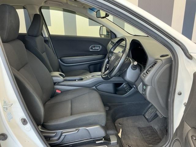 ヴェゼル Ｘ・ホンダセンシング　ホンダ認定中古車　純正ナビ　ＬＥＤライト　Ｒカメラ　Ｗエアバッグ　盗難防止　アクティブクルーズコントロール　オートエアコン　ＬＥＤランプ　衝突軽減ブレ－キ　パワステ　整備記録簿　カーテンエアバック（15枚目）