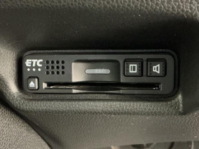 フィット １３Ｇ・Ｌホンダセンシング　ホンダ認定中古車　レンタカーアップ　ＥＴＣ車載器　サイドカーテンエアバック　ＵＳＢ　リアカメラ　エアバック　パワーウインドウ　記録簿　キーフリーシステム　ＬＥＤライト　オートエアコン　ＶＳＡ　クルコン（10枚目）