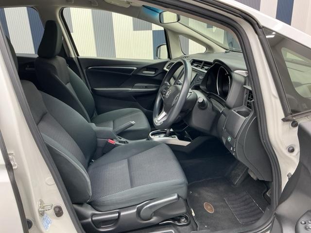 フィット １３Ｇ・Ｌホンダセンシング　ホンダ認定中古車　レンタカーアップ　ＥＴＣ車載器　サイドカーテンエアバック　ＵＳＢ　リアカメラ　エアバック　パワーウインドウ　記録簿　キーフリーシステム　ＬＥＤライト　オートエアコン　ＶＳＡ　クルコン（14枚目）