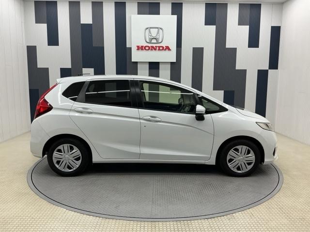 フィット １３Ｇ・Ｌホンダセンシング　ホンダ認定中古車　レンタカーアップ　ＥＴＣ車載器　サイドカーテンエアバック　ＵＳＢ　リアカメラ　エアバック　パワーウインドウ　記録簿　キーフリーシステム　ＬＥＤライト　オートエアコン　ＶＳＡ　クルコン（25枚目）