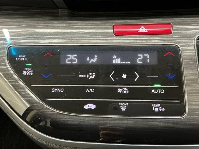 オデッセイ アブソルート・ＥＸ　ホンダ認定中古車　純正ドラレコ前　ＬＥＤ　整備記録簿　バックモニター　ＷＡＣ　フロントカメラ　スマ－トキ－　セキュリティーアラーム　３列シート　ＤＶＤ再生　サイドカメラ　オートクルーズコントロール（13枚目）