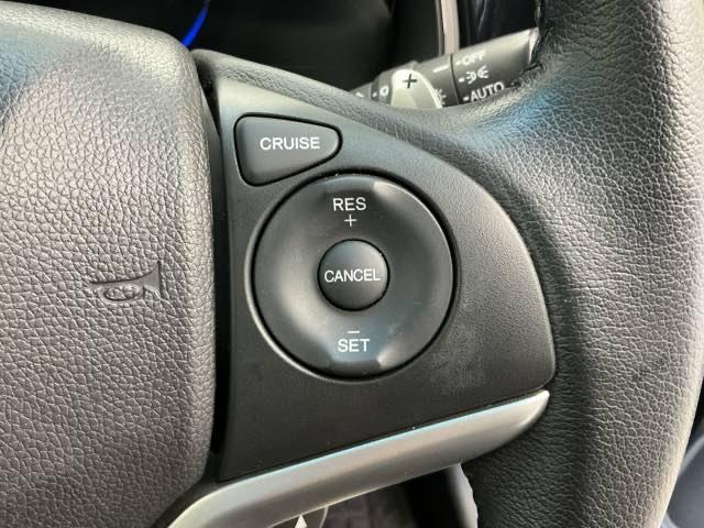 シャトル ハイブリッドＺ　ホンダ認定中古車　バックカメラ　ＥＴＣ　ワンオーナー車　衝突被害軽減ブレーキ　クルーズＣ　記録簿付　ＶＳＡ　フルセグ地デジＴＶ　シートＨ　リアカメラ　キーフリ　ＬＥＤライト　アドバンストキー　イモビ（6枚目）