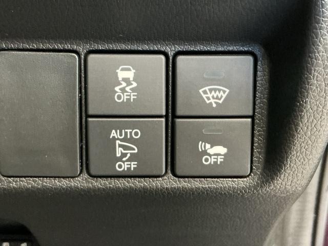 シャトル ハイブリッドＺ　ホンダ認定中古車　バックカメラ　ＥＴＣ　ワンオーナー車　衝突被害軽減ブレーキ　クルーズＣ　記録簿付　ＶＳＡ　フルセグ地デジＴＶ　シートＨ　リアカメラ　キーフリ　ＬＥＤライト　アドバンストキー　イモビ（13枚目）