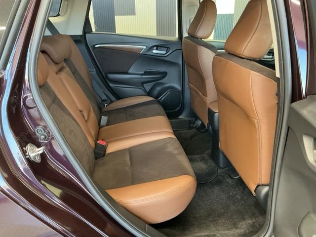 シャトル ハイブリッドＺ　ホンダ認定中古車　バックカメラ　ＥＴＣ　ワンオーナー車　衝突被害軽減ブレーキ　クルーズＣ　記録簿付　ＶＳＡ　フルセグ地デジＴＶ　シートＨ　リアカメラ　キーフリ　ＬＥＤライト　アドバンストキー　イモビ（15枚目）