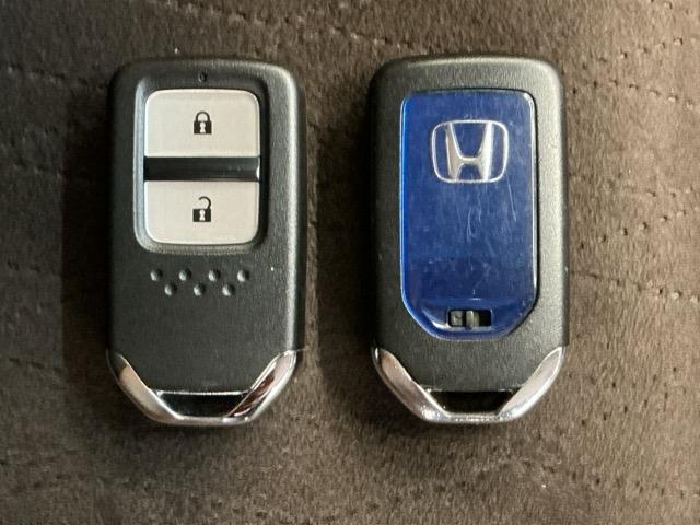 シャトル ハイブリッドＺ　ホンダ認定中古車　バックカメラ　ＥＴＣ　ワンオーナー車　衝突被害軽減ブレーキ　クルーズＣ　記録簿付　ＶＳＡ　フルセグ地デジＴＶ　シートＨ　リアカメラ　キーフリ　ＬＥＤライト　アドバンストキー　イモビ（17枚目）