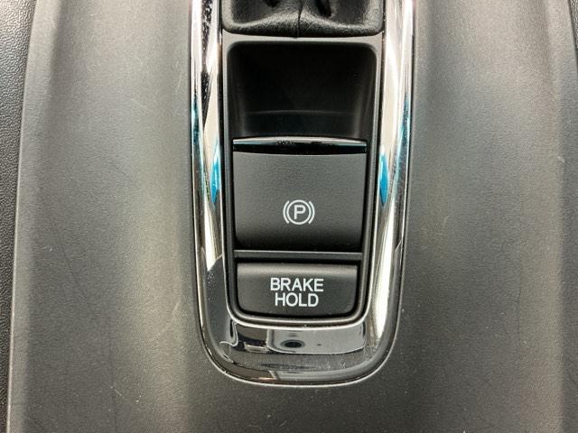 ヴェゼル Ｘ・ホンダセンシング　ホンダ認定中古車　純正ドラレコ前　ＬＥＤ　シートヒーター　Ｒカメラ　Ｗエアバッグ　盗難防止　アクティブクルーズコントロール　オートエアコン　衝突軽減ブレ－キ　パワステ　整備記録簿　Ｄレコ　ＵＳＢポート（10枚目）