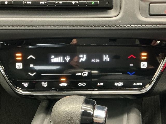 ヴェゼル Ｘ・ホンダセンシング　ホンダ認定中古車　純正ドラレコ前　ＬＥＤ　シートヒーター　Ｒカメラ　Ｗエアバッグ　盗難防止　アクティブクルーズコントロール　オートエアコン　衝突軽減ブレ－キ　パワステ　整備記録簿　Ｄレコ　ＵＳＢポート（12枚目）