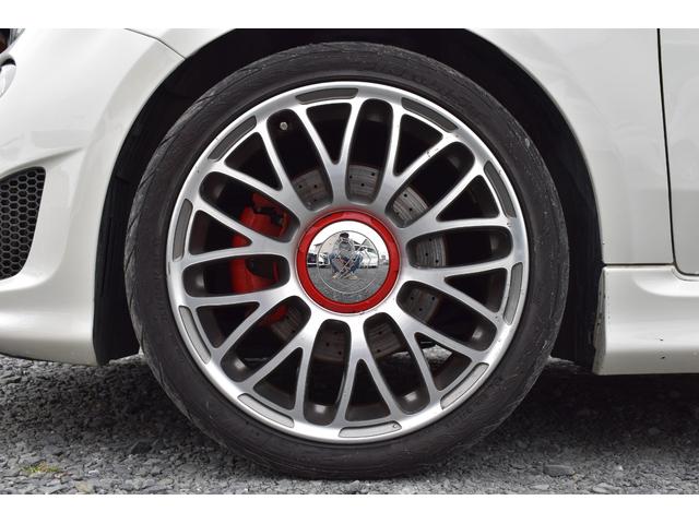 アバルト595 ツーリズモ ストラーダメモリーナビ バックカメラ フルセグTV ブルートゥース接続可能 ブラウンレザーシート ETC 純正キーレスエントリー ディスチャージライト 純正17インチアルミ クリアランスソナー(25枚目)