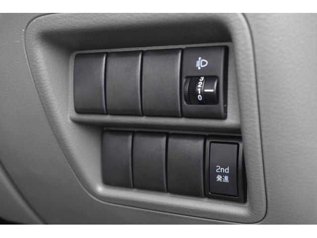 エブリイ ＰＣ　ドライブレコーダー　純正キーレスエントリー　オーバーヘッドシェルフ　セカンド発進機能　セキュリティ　運転席助手席パワーウインドー　ライトレベライザー　両側スライドドア　純正ラジオ　マニュアルエアコン（29枚目）