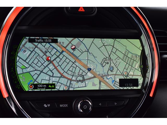 ＭＩＮＩ クーパーＳ　ＪＣＷパッケージ　純正ＨＤＤナビ　バックカメラ　ブルートゥース接続可能　ＪＣＷ１７アルミ　ＭＩＮＩドライビングモード　ＪＣＷレザーステアリング　ＪＣＷエアロ　ヘッドライナーアンスラサイト　記録簿（4枚目）