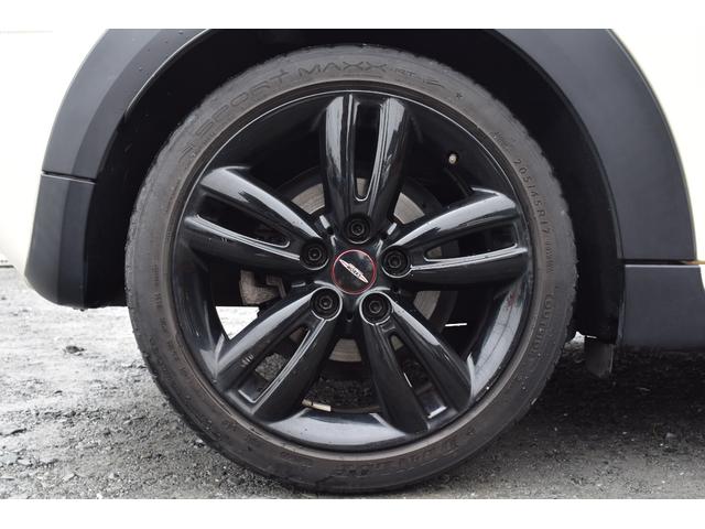 ＭＩＮＩ クーパーＳ　ＪＣＷパッケージ　純正ＨＤＤナビ　バックカメラ　ブルートゥース接続可能　ＪＣＷ１７アルミ　ＭＩＮＩドライビングモード　ＪＣＷレザーステアリング　ＪＣＷエアロ　ヘッドライナーアンスラサイト　記録簿（23枚目）