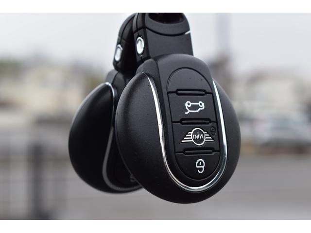 ＭＩＮＩ クーパーＳ　ＪＣＷパッケージ　純正ＨＤＤナビ　バックカメラ　ブルートゥース接続可能　ＪＣＷ１７アルミ　ＭＩＮＩドライビングモード　ＪＣＷレザーステアリング　ＪＣＷエアロ　ヘッドライナーアンスラサイト　記録簿（40枚目）