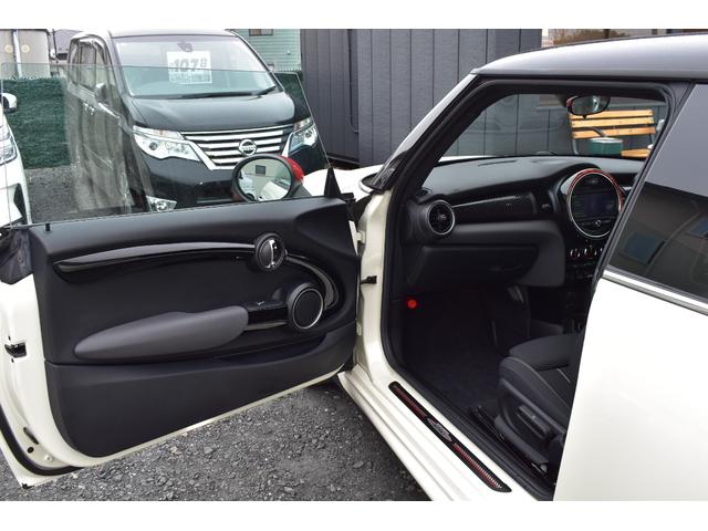 ＭＩＮＩ クーパーＳ　ＪＣＷパッケージ　純正ＨＤＤナビ　バックカメラ　ブルートゥース接続可能　ＪＣＷ１７アルミ　ＭＩＮＩドライビングモード　ＪＣＷレザーステアリング　ＪＣＷエアロ　ヘッドライナーアンスラサイト　記録簿（59枚目）