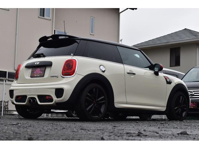 ＭＩＮＩ クーパーＳ　ＪＣＷパッケージ　純正ＨＤＤナビ　バックカメラ　ブルートゥース接続可能　ＪＣＷ１７アルミ　ＭＩＮＩドライビングモード　ＪＣＷレザーステアリング　ＪＣＷエアロ　ヘッドライナーアンスラサイト　記録簿（77枚目）